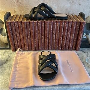 Stuart Weitzman Black Leather Crossover Slide Sandals EUC 6.5M